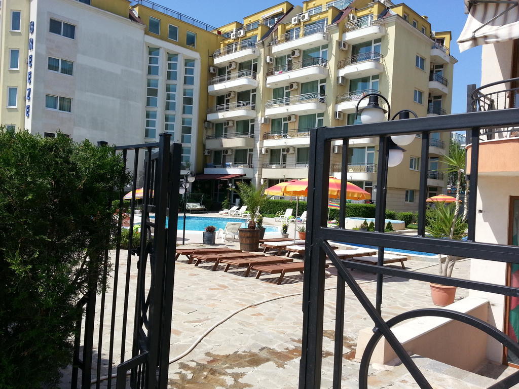 Menada Sea Regal Apartments ساني بيتش المظهر الخارجي الصورة